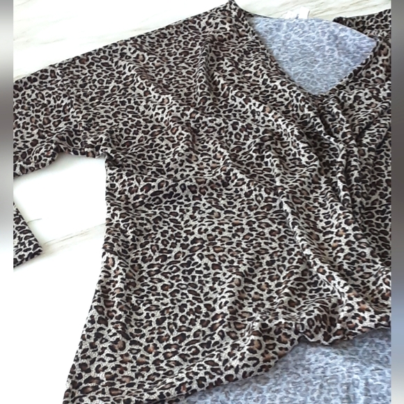 EMGEE Drape Front Hi-Low Leopard Print Drop Long Sleeve Blouse Sz M - Picture 5 of 7